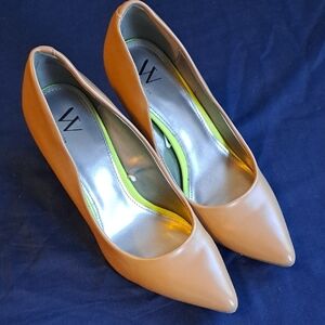 Worthington Tan Pointed Toe Heels